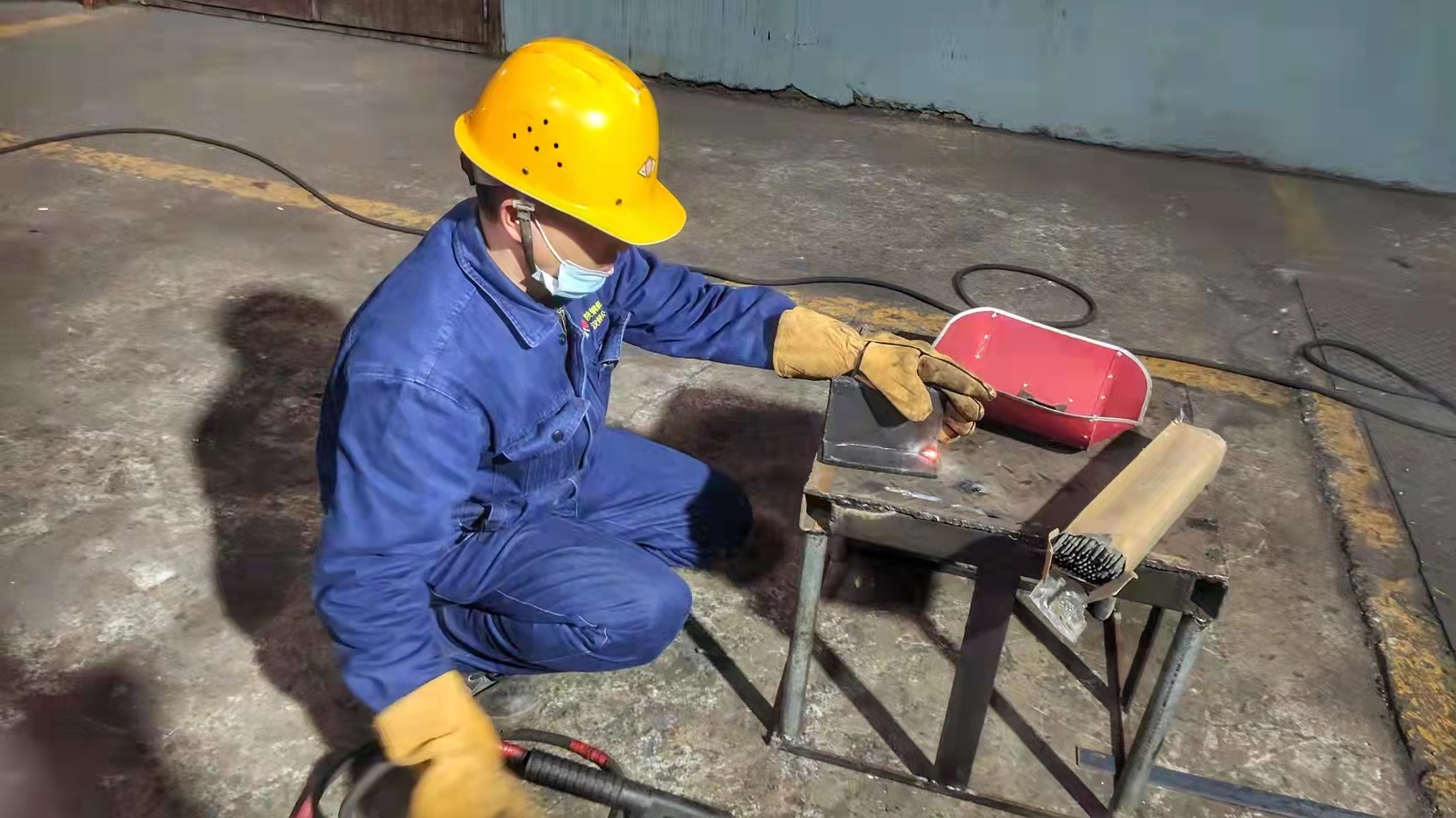 穩扎“兩強一重”，著力助推人才隊伍建設