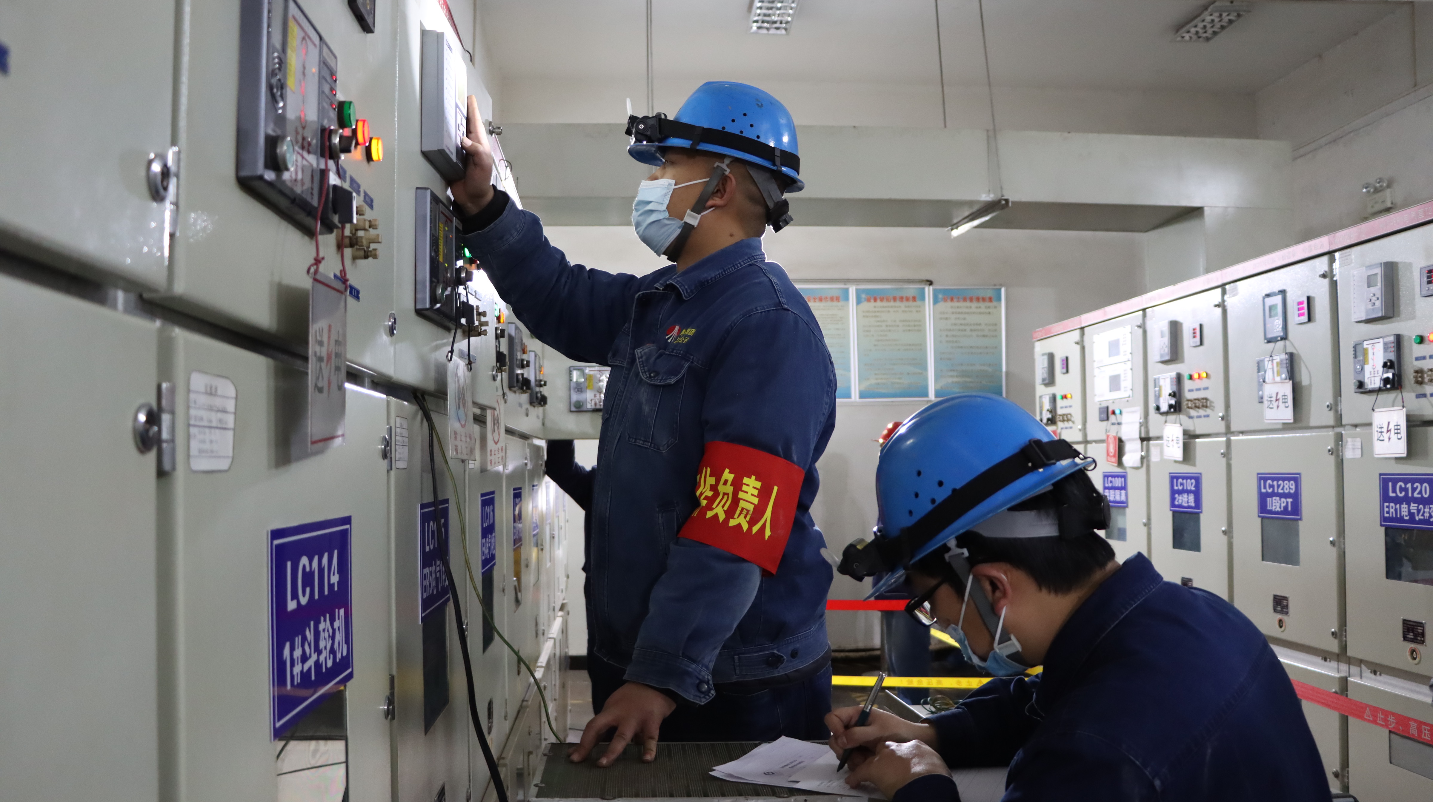 檢修掠影：寒風冷雨中，有他們暖心守護