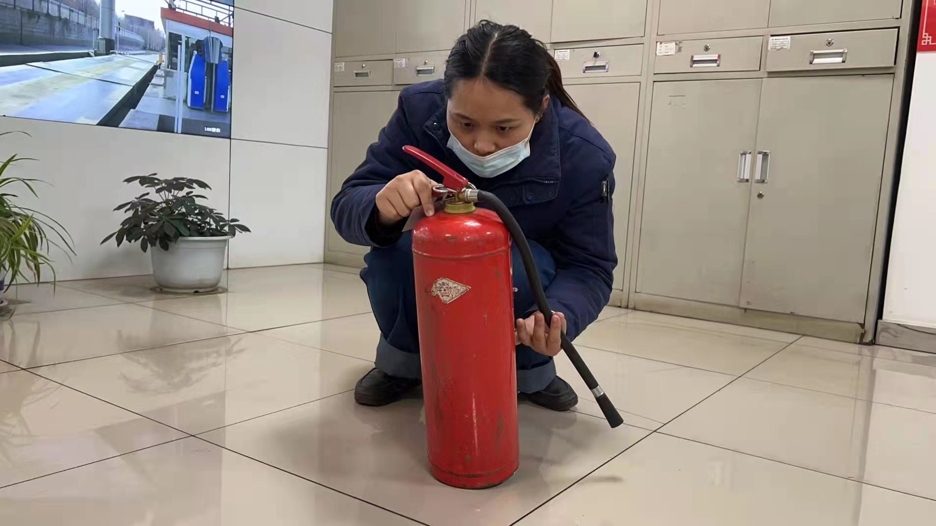 如果她們有顏色，那一定是最美“巾幗紅”