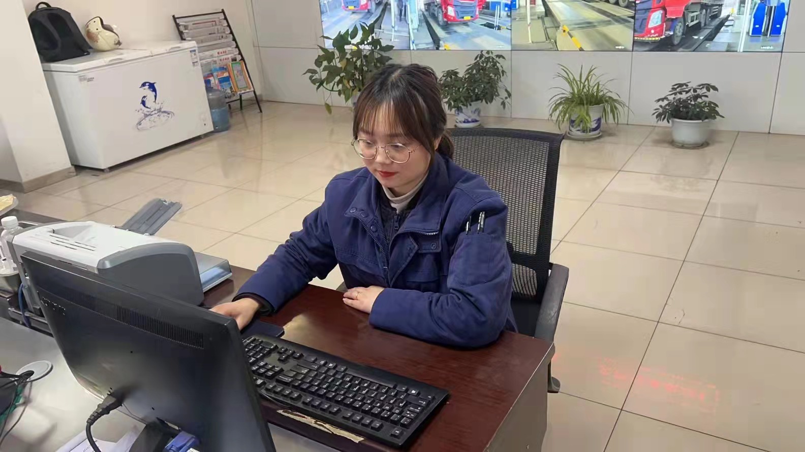 如果她們有顏色，那一定是最美“巾幗紅”