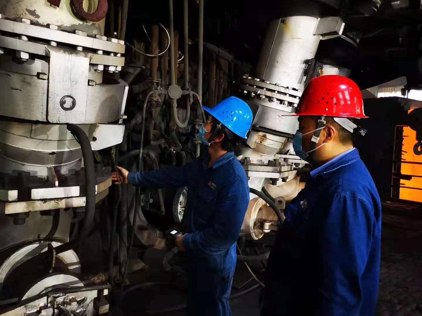走在奮斗的春光里 ——煉鐵廠攻堅奮戰見聞
