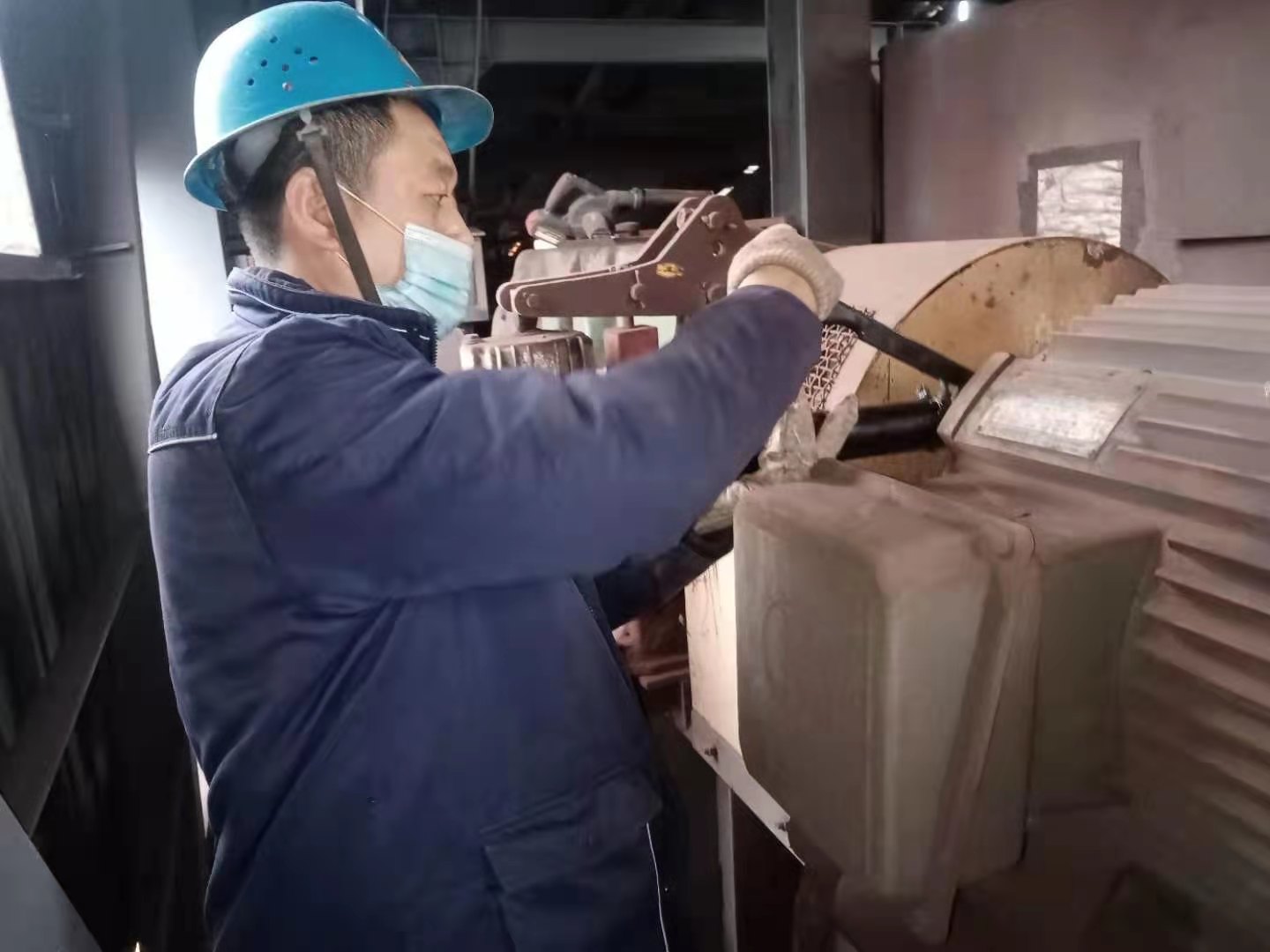 筑夢漢鋼建功勛 勞模精神催人進——記燒結廠一季度“勞動模范”王新春