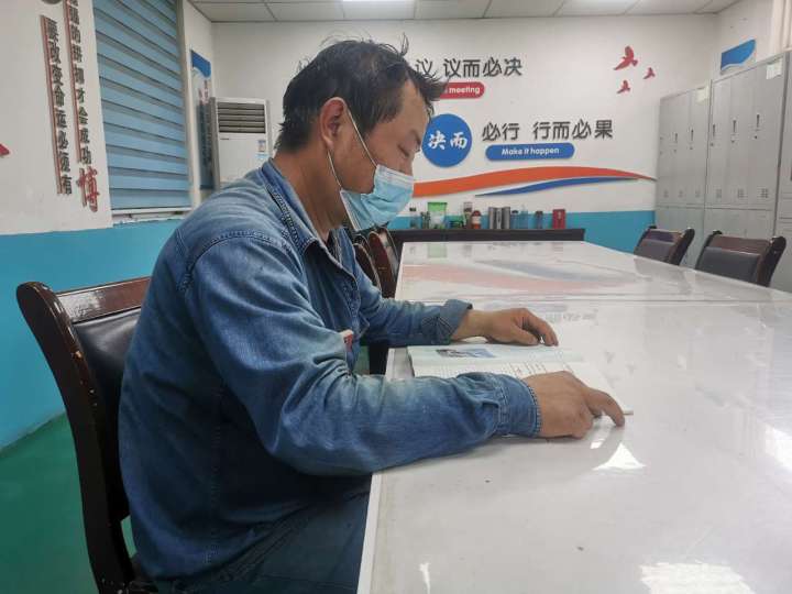 多姿多彩  他們是最美軋鋼戰士