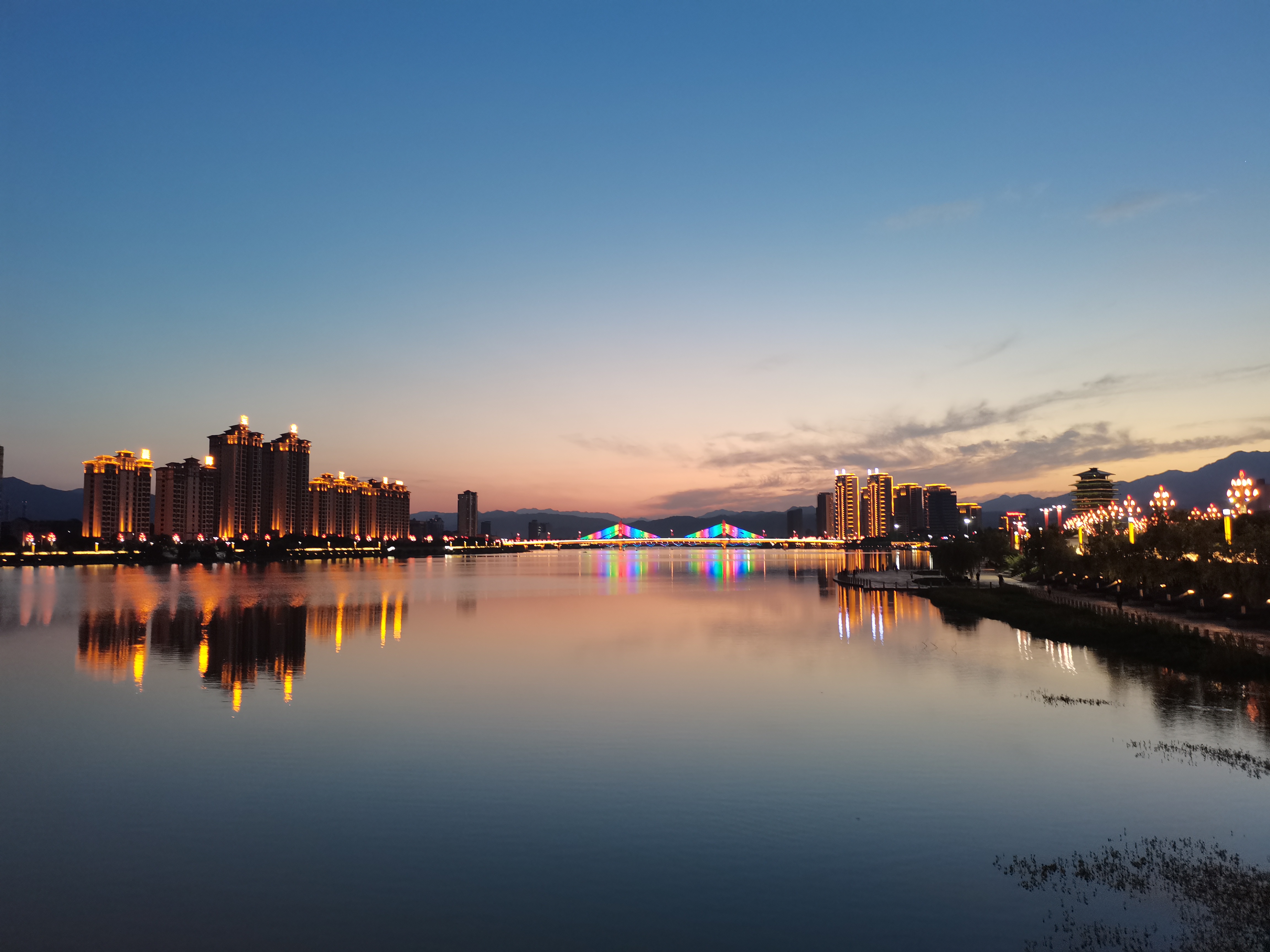 夜色里的漢江河
