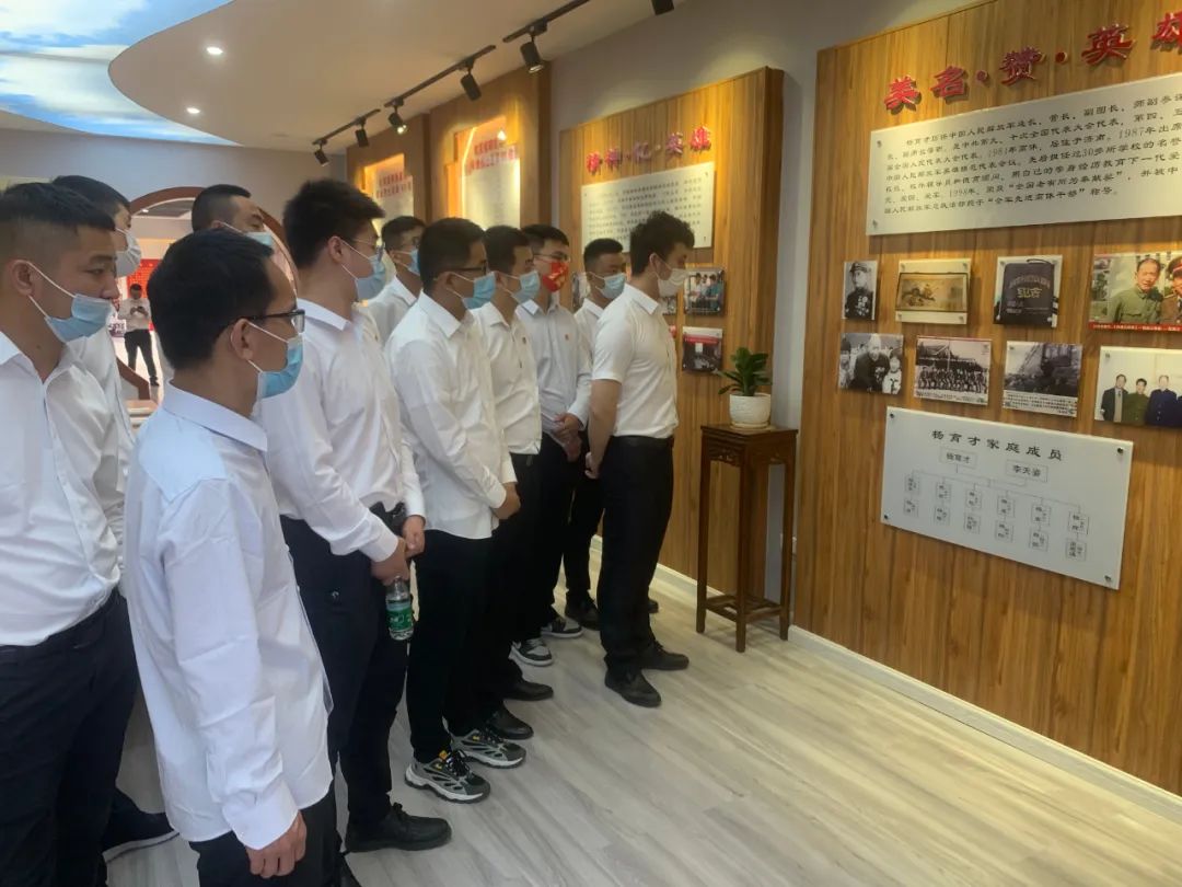 公司團委組織開展“弘揚紅色精神，爭做時代先鋒”主題團日活動
