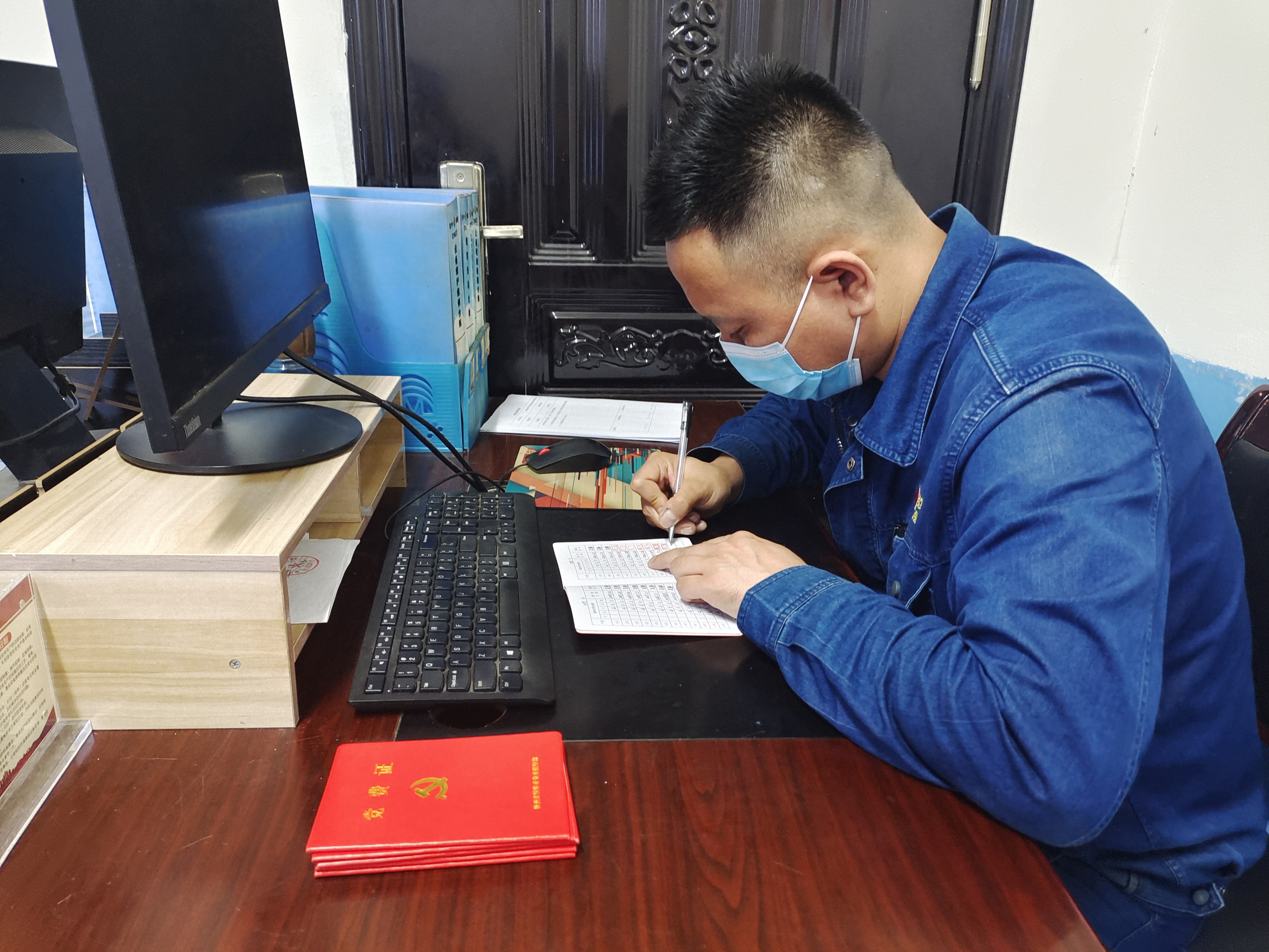 抓早抓“小”，厚植“廉”文化