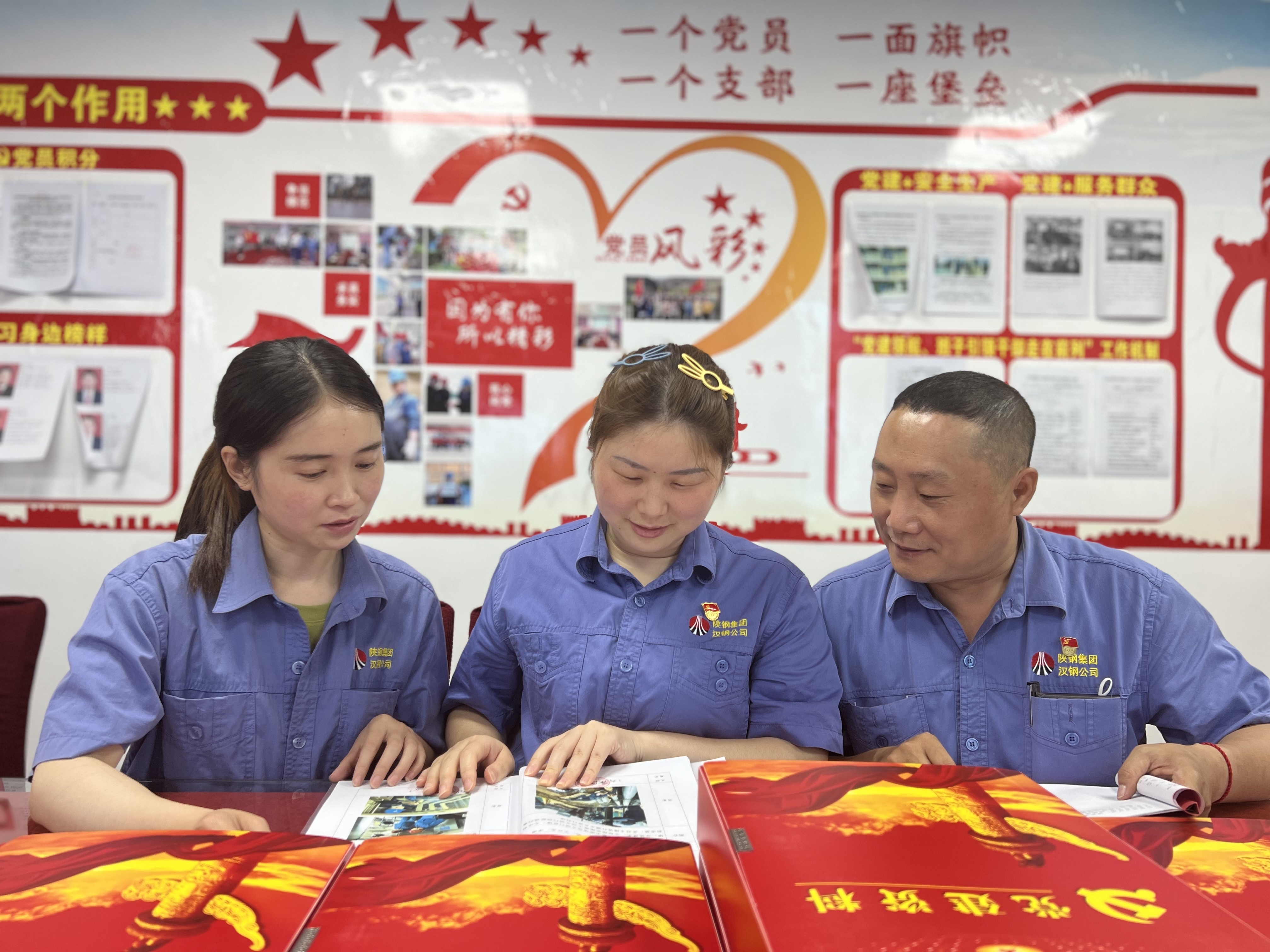初心，在黨旗下閃耀---記陜鋼集團漢鋼公司“優秀黨委工作者”李培