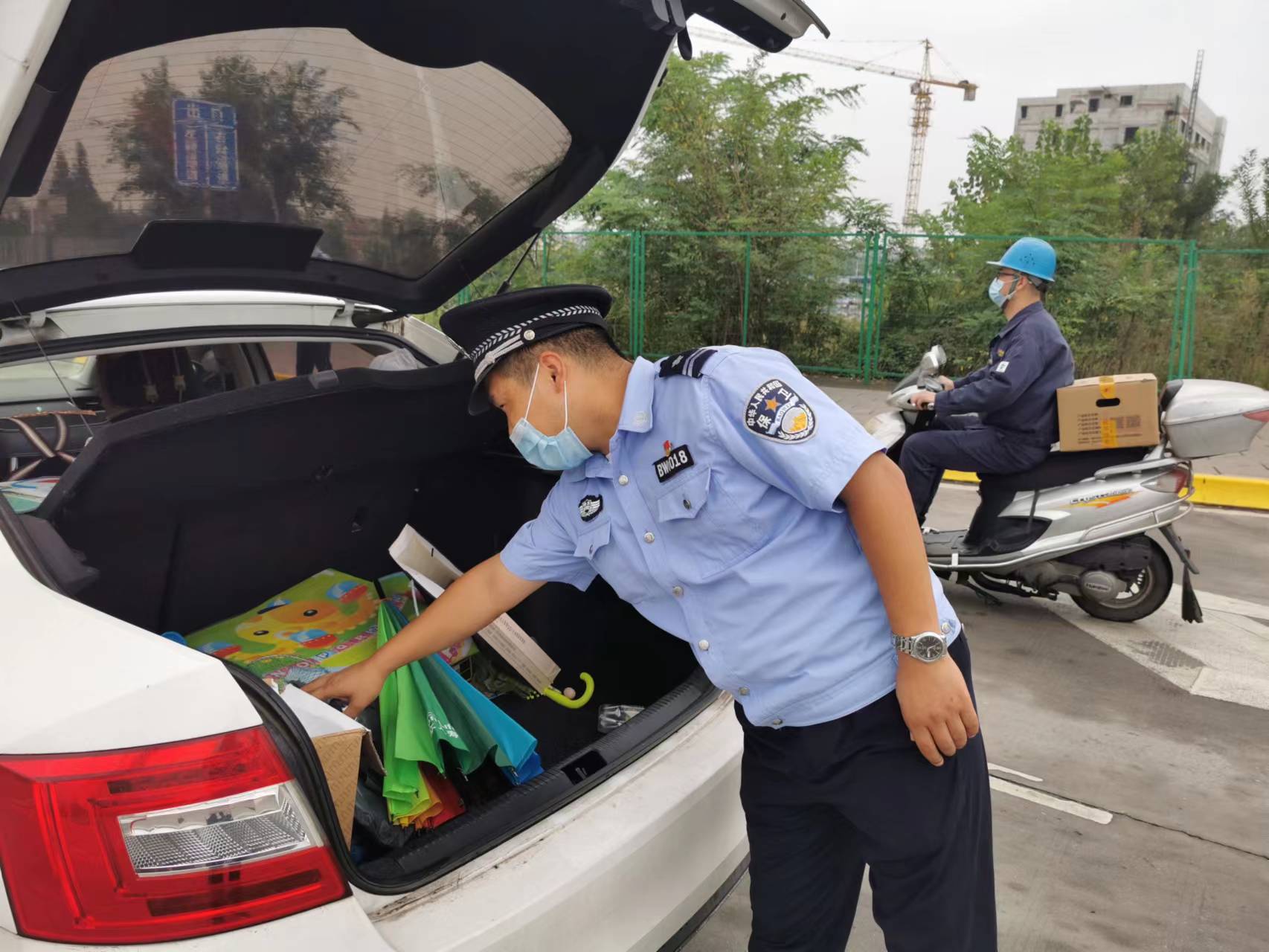 永葆初心不褪色，無私奉獻敢擔當