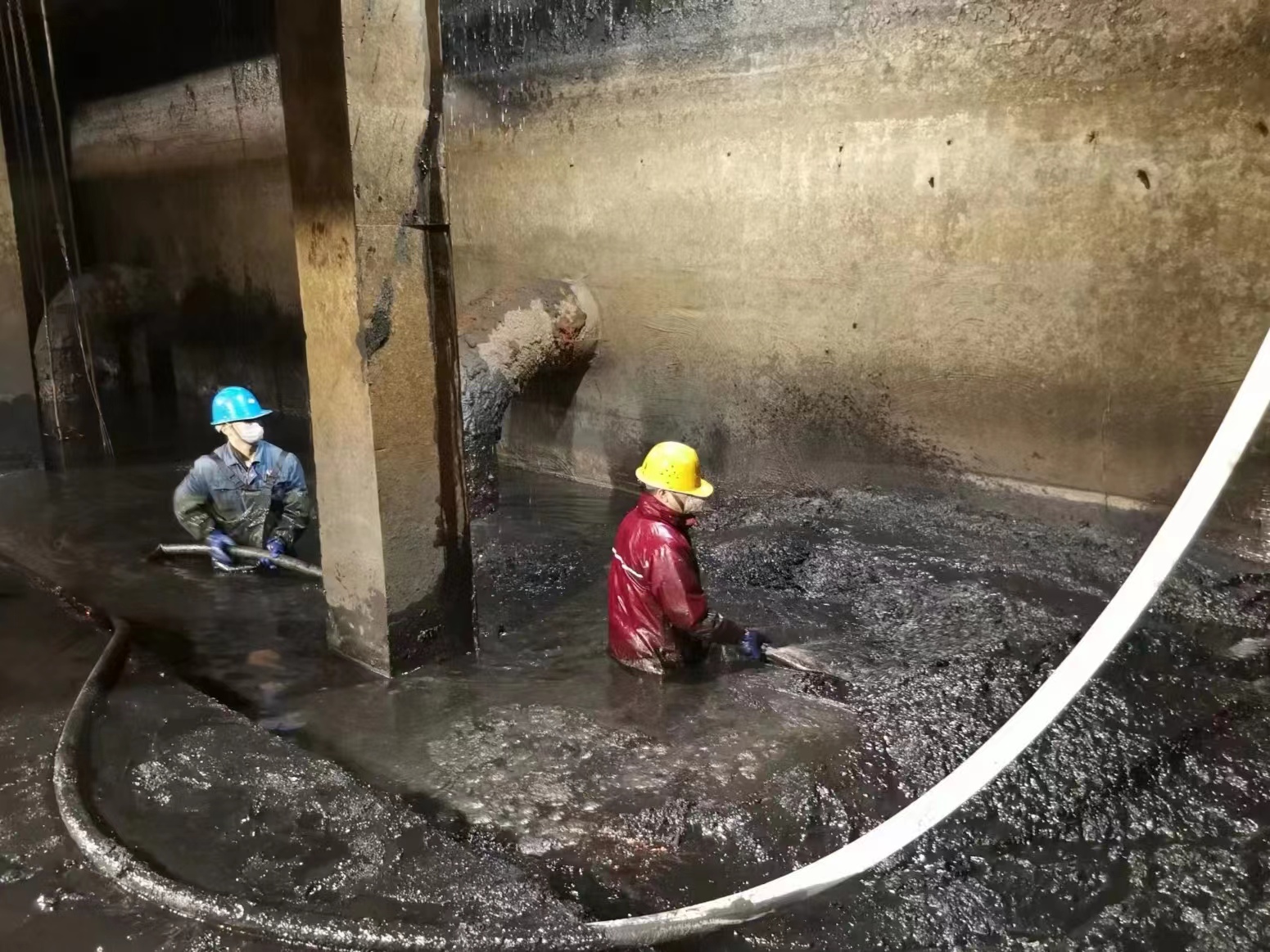 金戈鐵馬獻青春，忠誠敬業鑄鋼魂