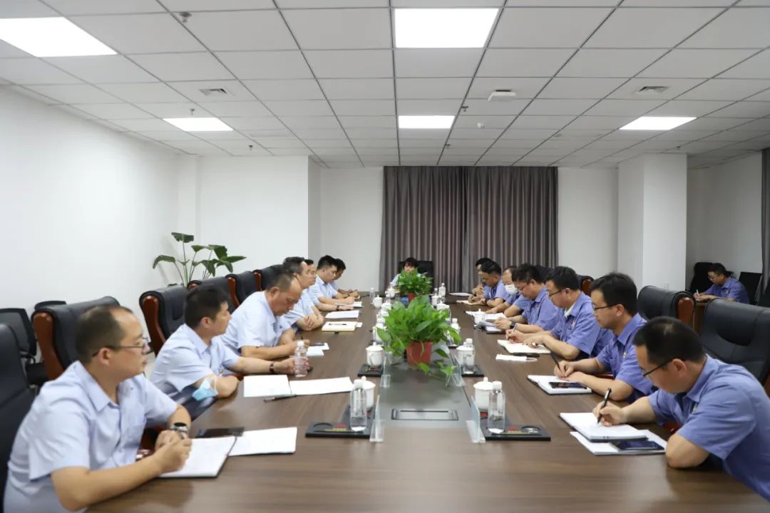 陜鋼集團產業創新研究院黨委書記、董事長劉光明一行到公司開展“送清涼”活動并交流座談