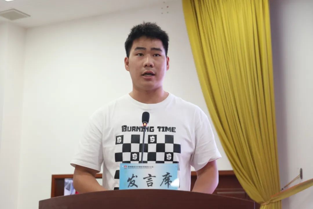 校企合作促發展！公司召開宣講會暨優秀大學生代表分享會