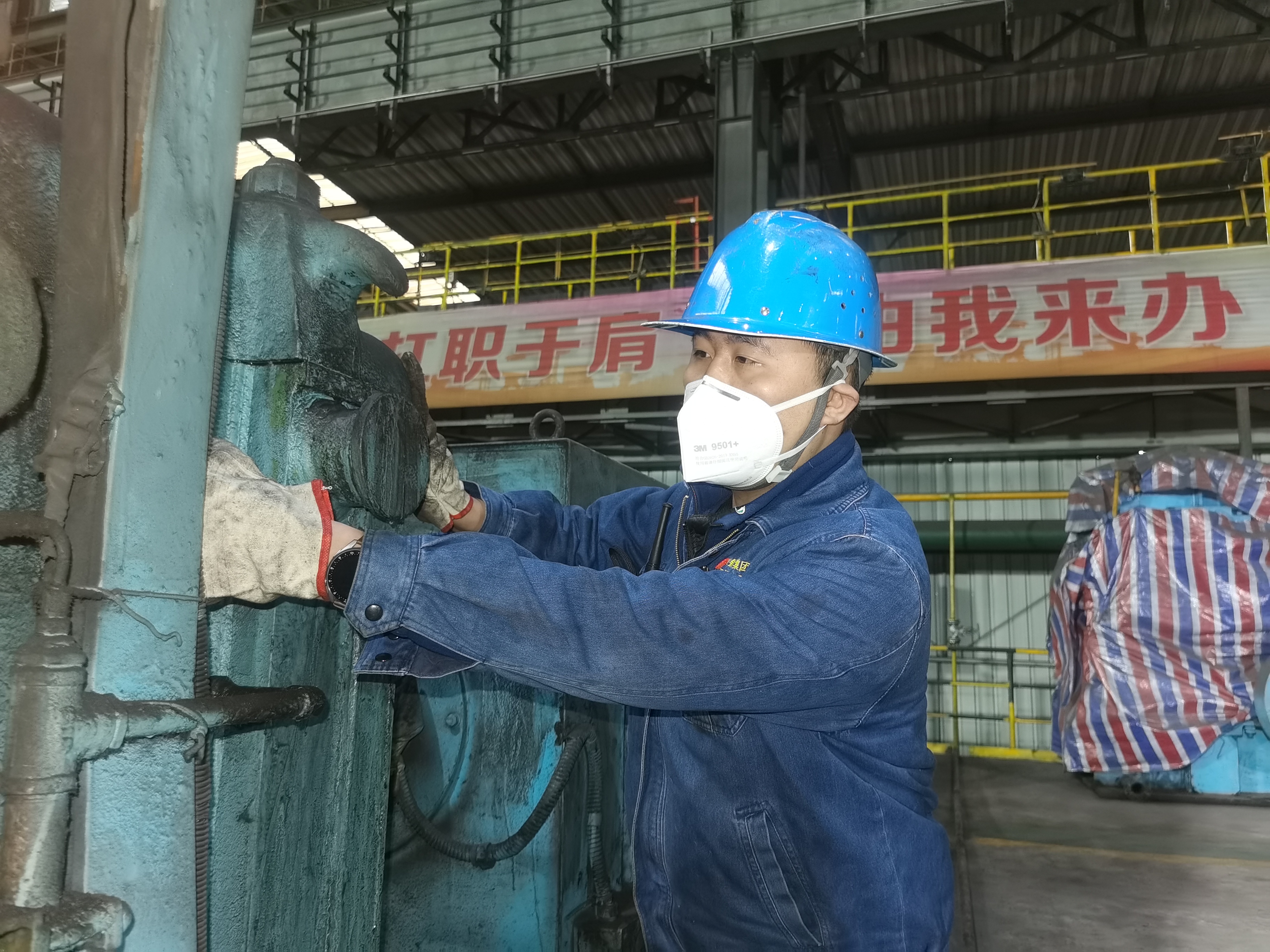 節日“守歲人”   青春 “不打烊”