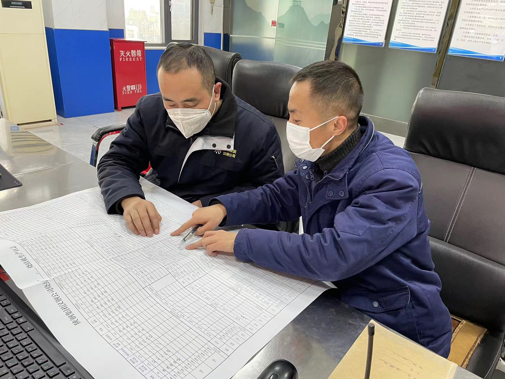 推動黨建與業務深度融合，實現“1＋1＞2”