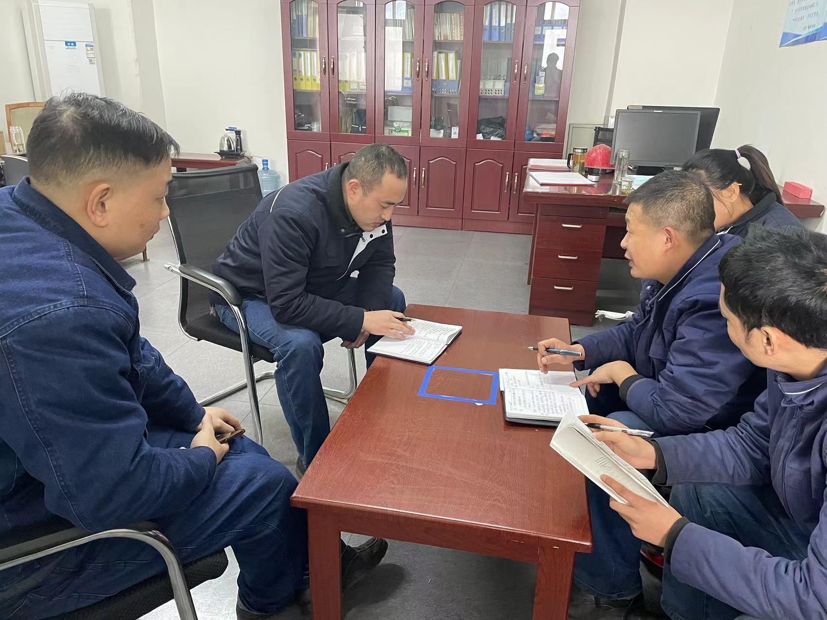 推動黨建與業務深度融合，實現“1＋1＞2”