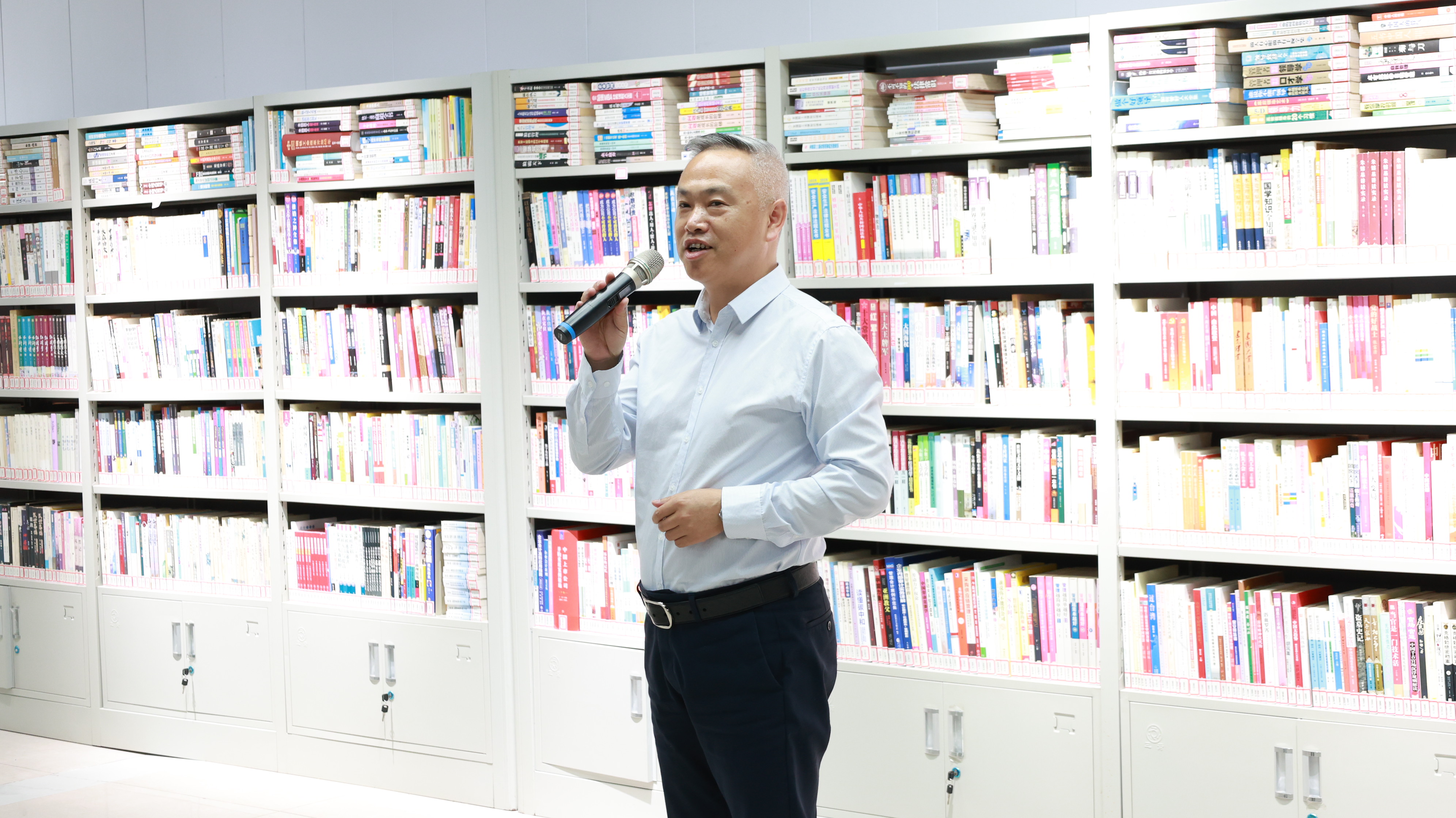 閱讀潤心田 書香滿漢鋼！漢鋼公司舉辦讀書沙龍活動