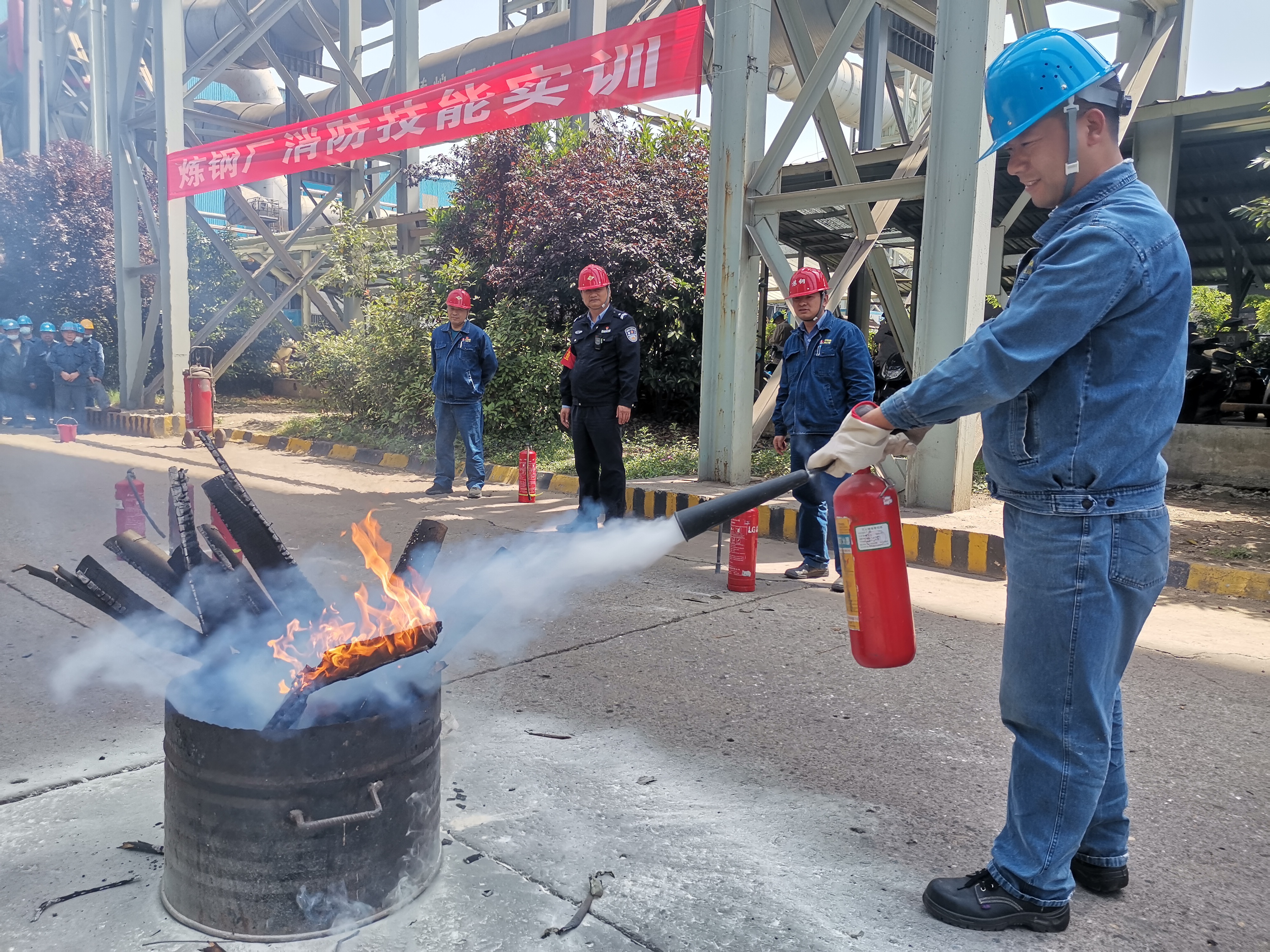 下足“繡花”功夫，共繪安全“錦繡河山”
