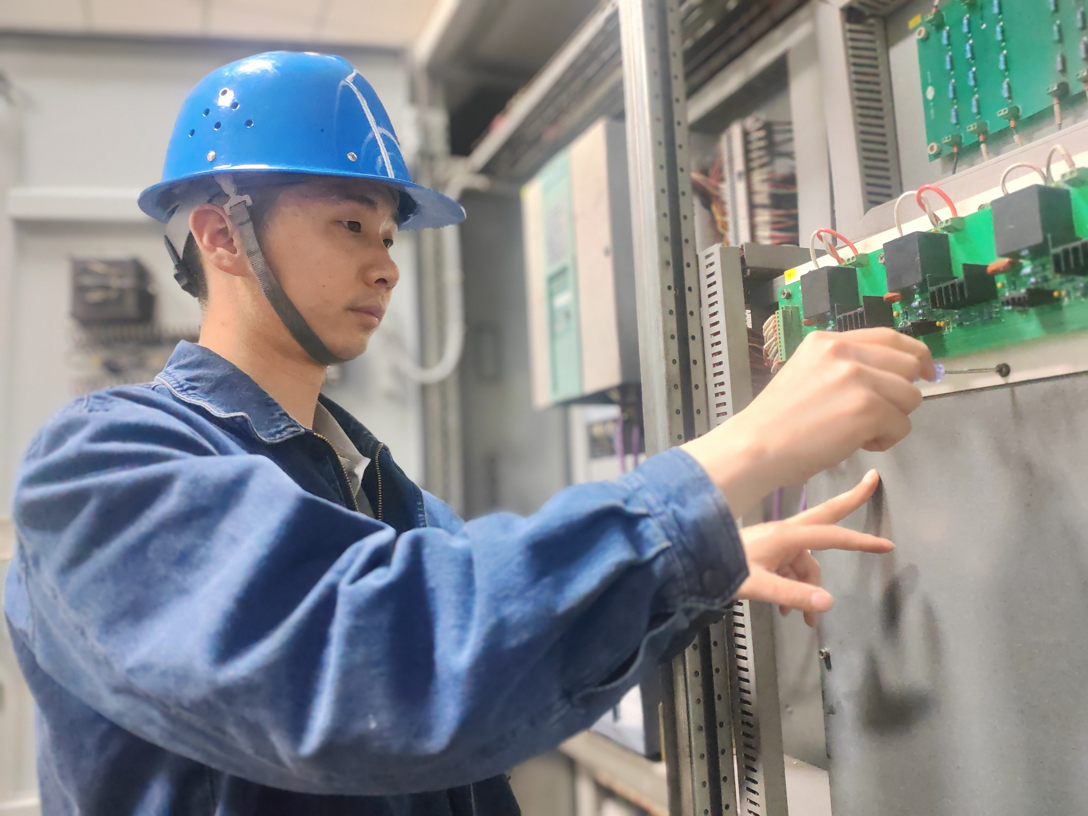 李永：奮戰在維修一線的“鋼鐵俠”
