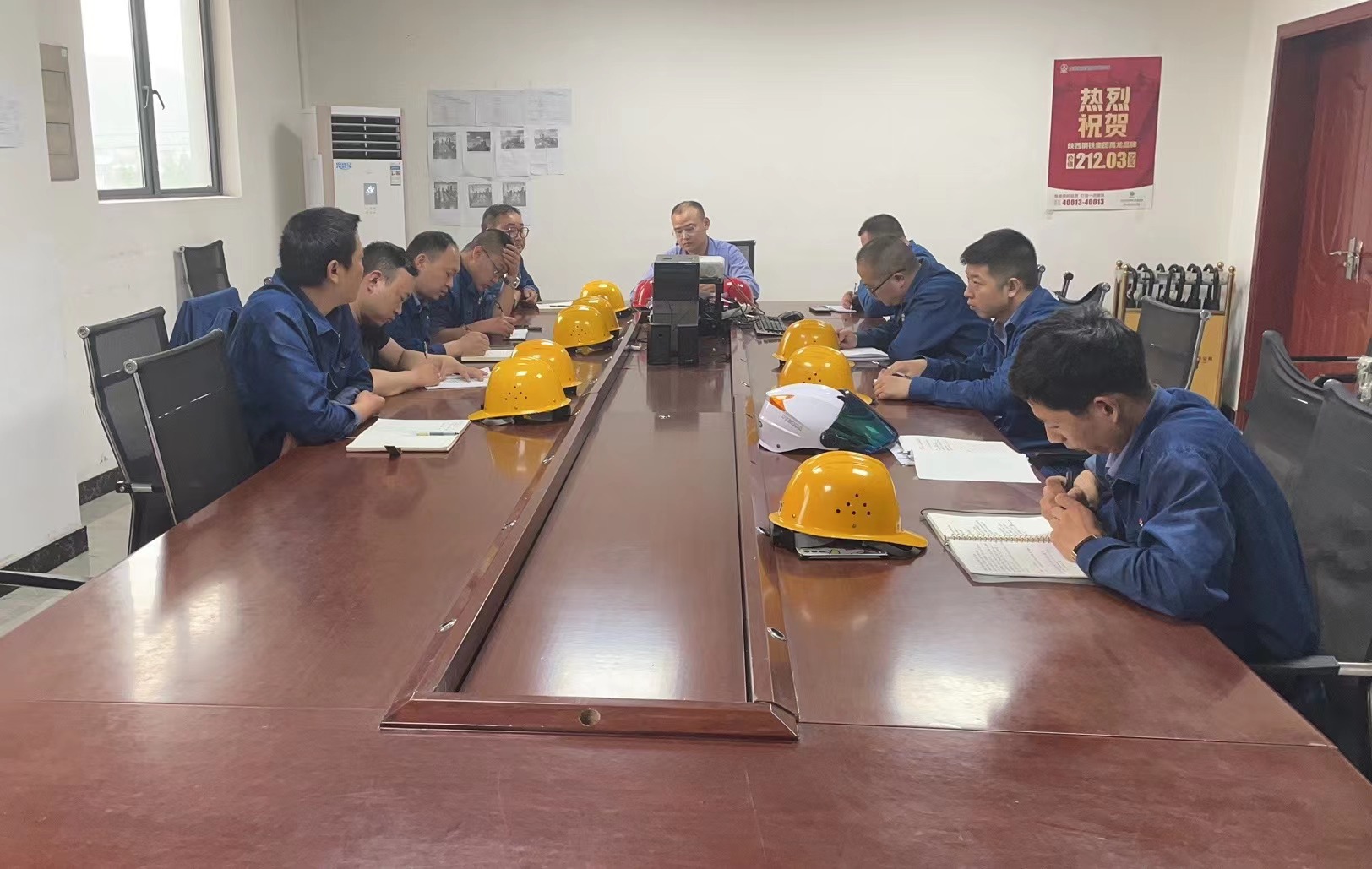“黃袍加身”捍衛作業現場安全