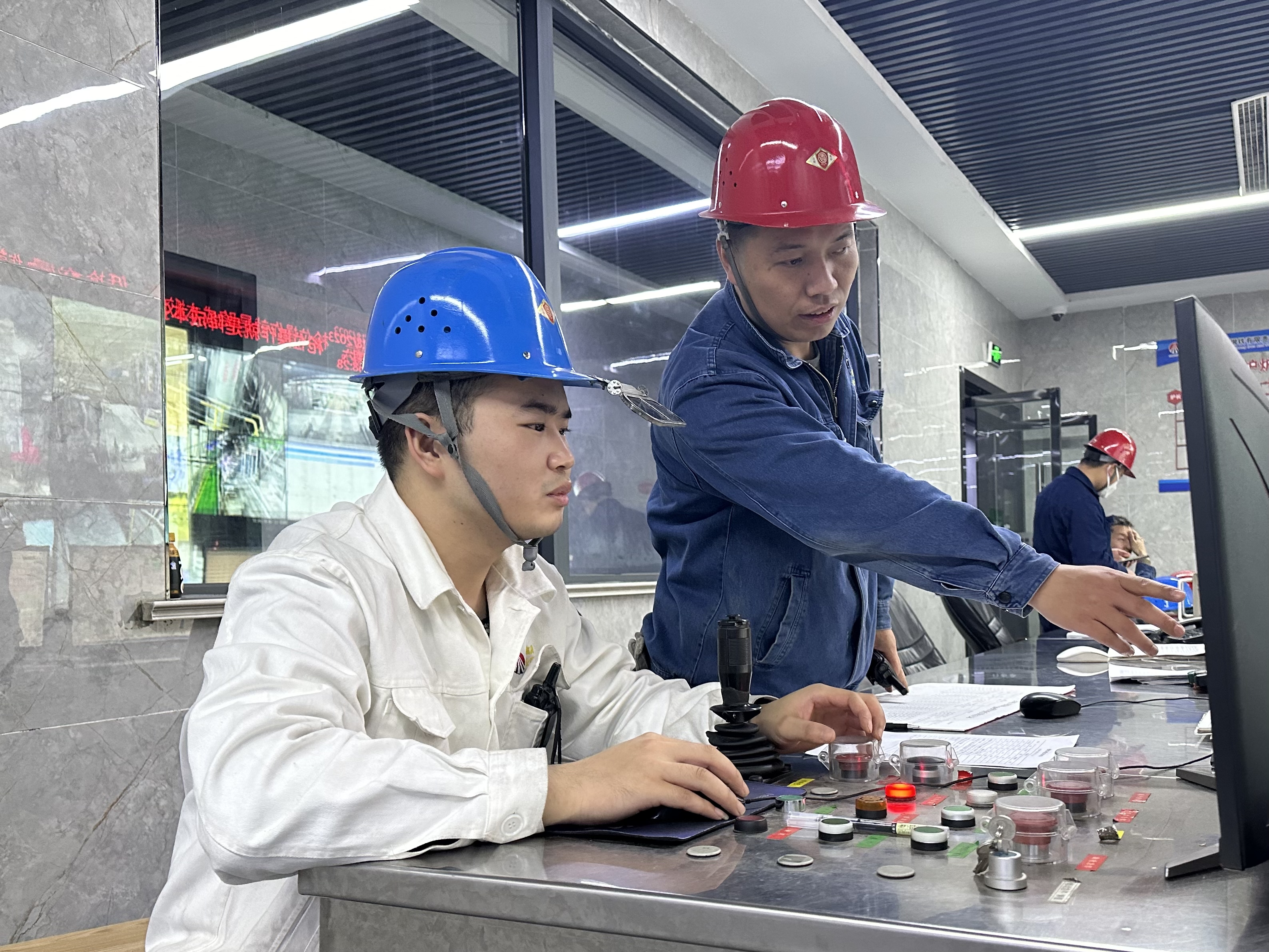 兩提九降五保障，蹚出降本“新路徑”