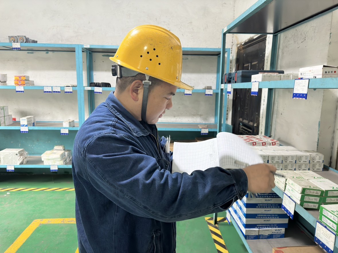她、他、他們  是漢鋼的“高空舞者”