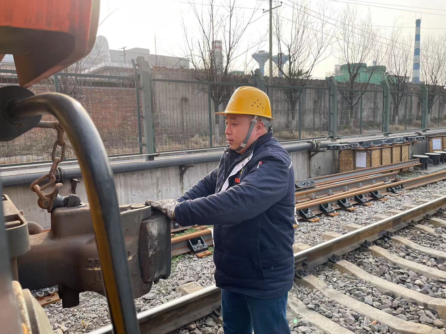 是他們，默默守護鋼城的“萬家燈火”