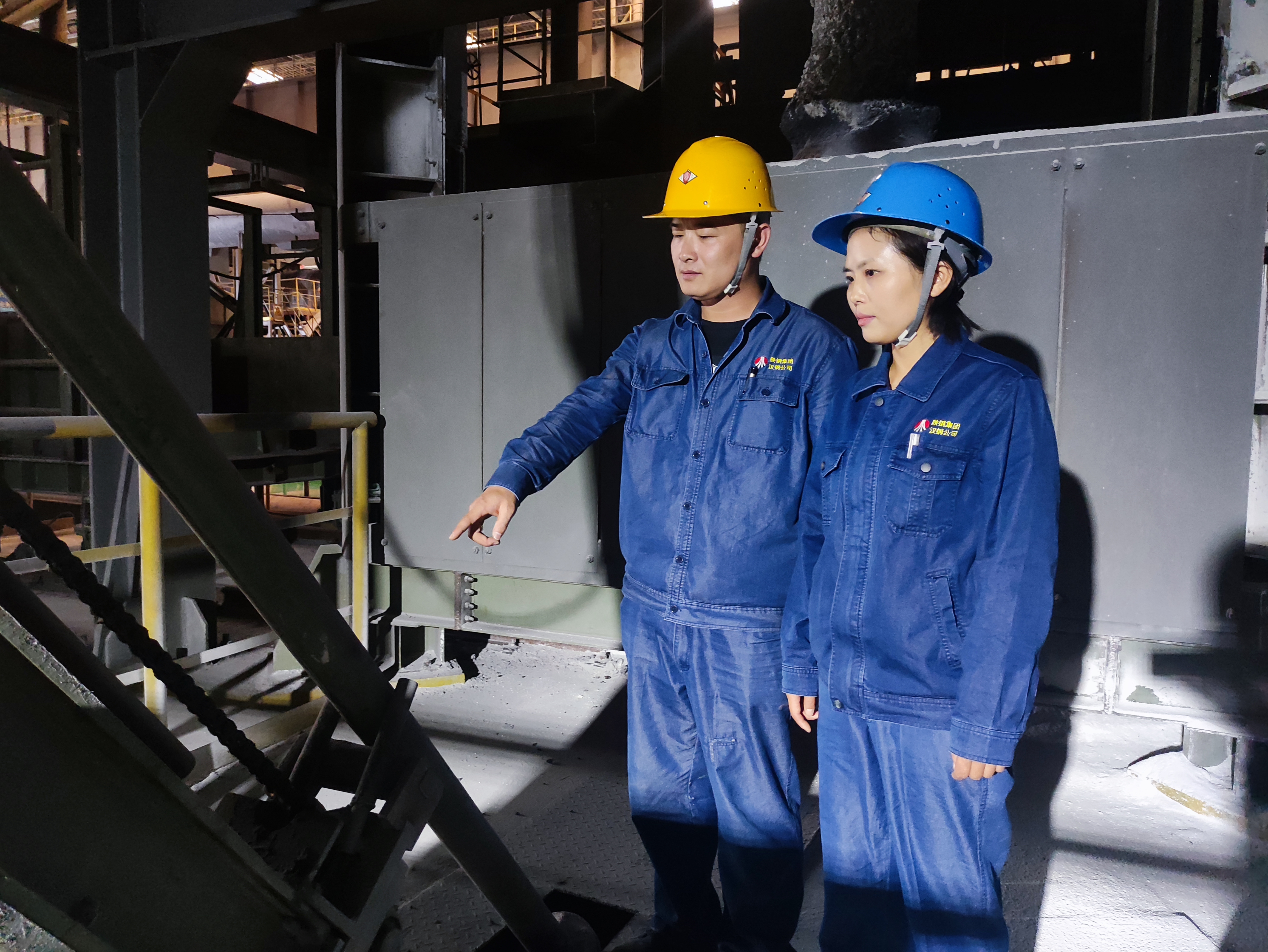 深入現場解難題，把青春寫在鋼城一線 ——記漢鋼公司2023年度“先進工作者”王偉