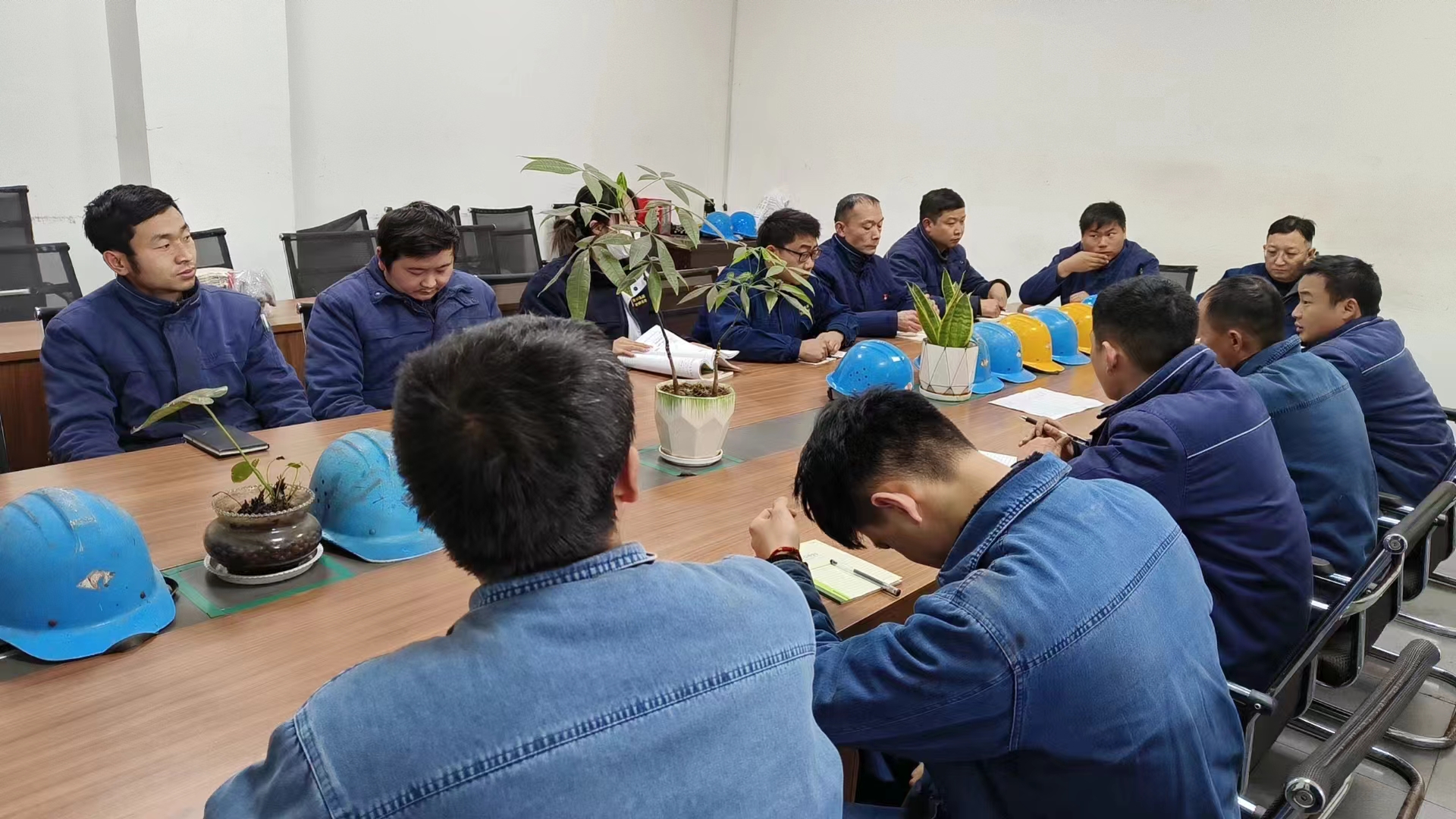 抓關鍵小事，為職工幸?！袄m航”