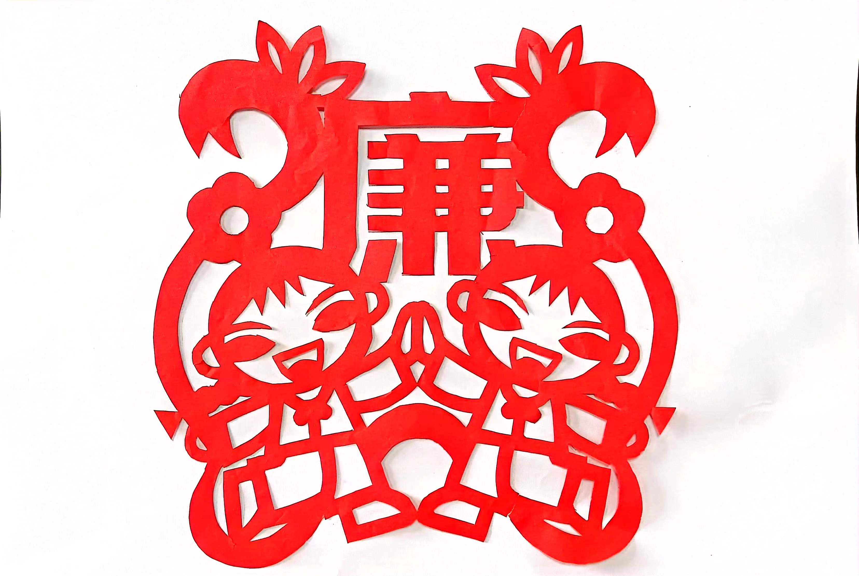 巧手傳廉潔  剪紙倡廉風