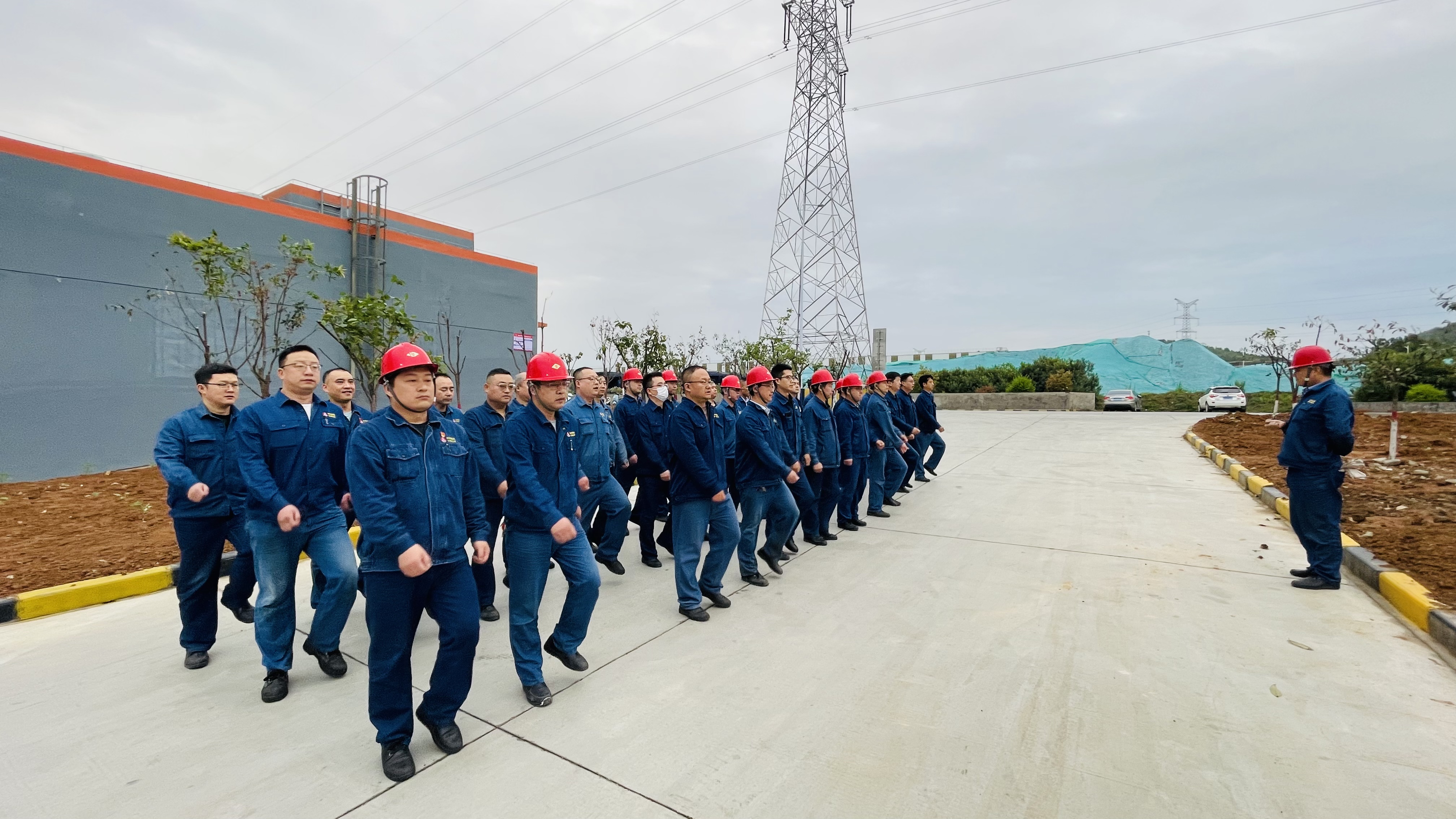 每天20分鐘！紀律與作風“雙重鍛造”軋鋼鐵軍