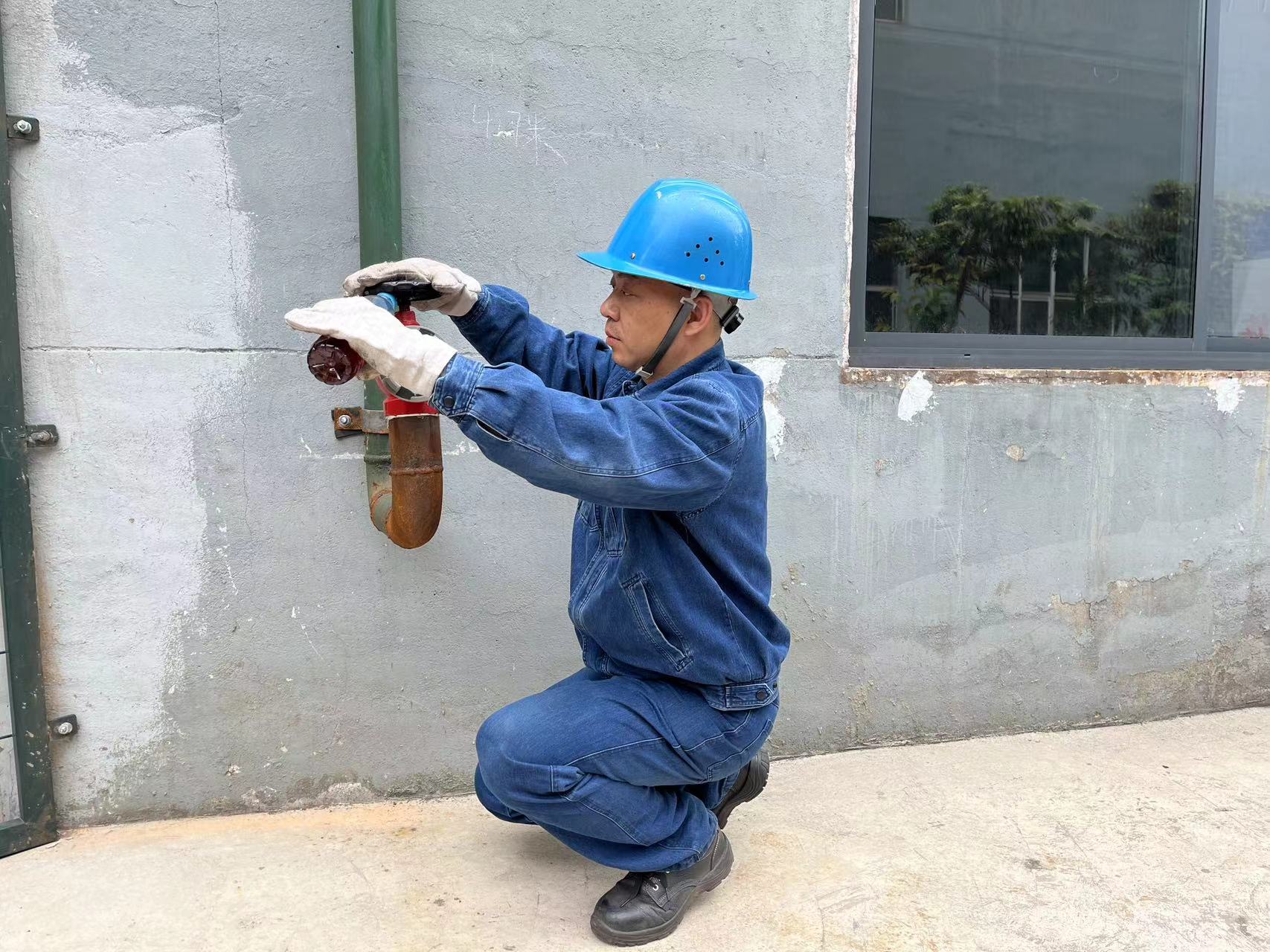 不懼“烤”驗！他們用汗水詮釋擔當  →