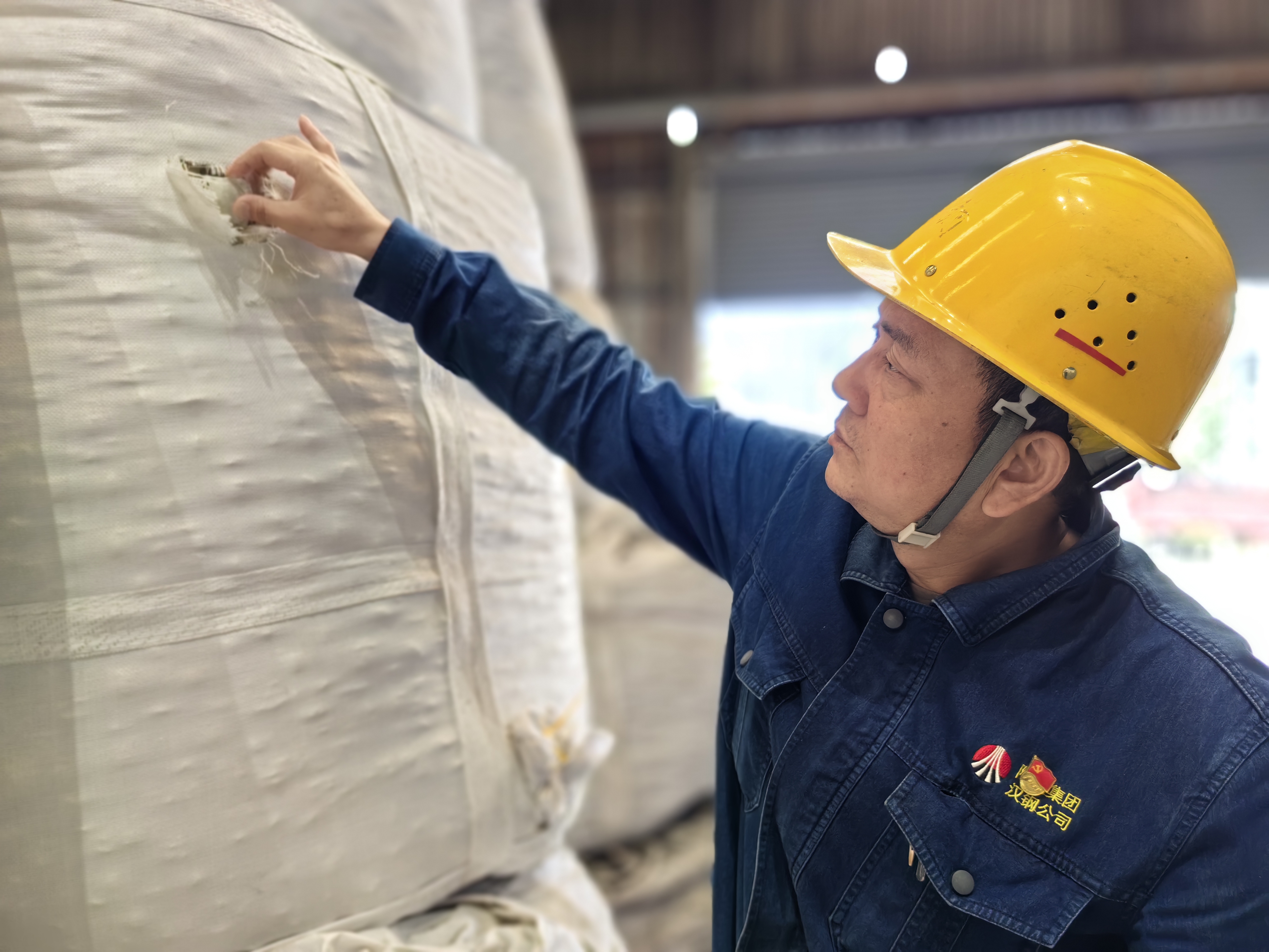 他們用堅守鋪就節日最美底色
