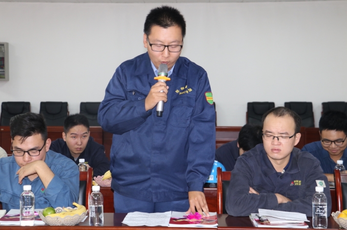 【公司新聞】公司召開“喜迎雙節 共建鋼城”新招錄大學生座談會