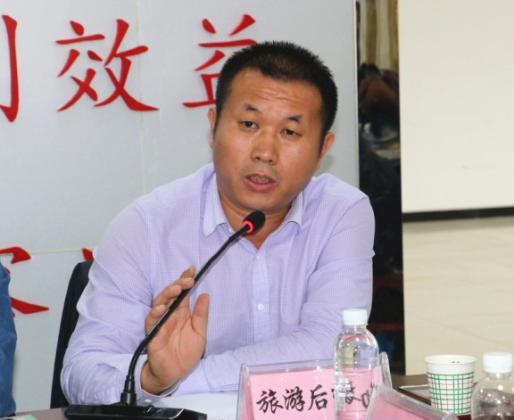 【公司新聞】公司召開“喜迎雙節 共建鋼城”新招錄大學生座談會